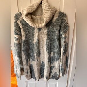 Pilcro by Anthropologie Spotted Turtleneck Sweater. Size XS.
